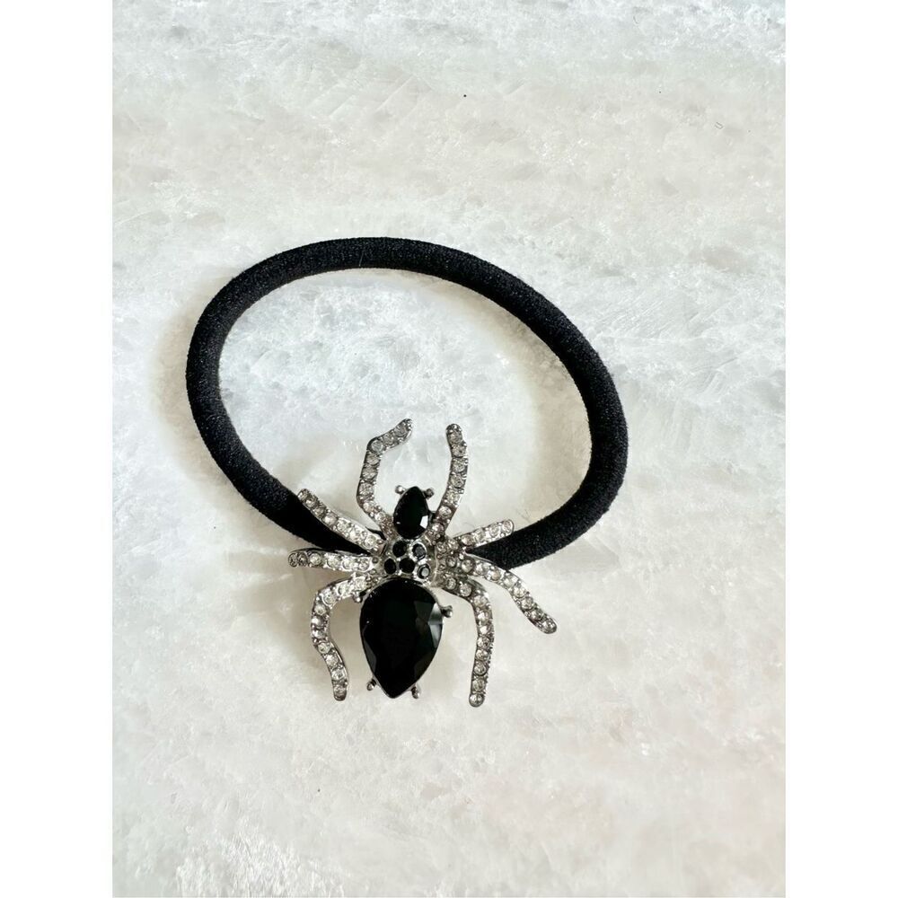 Adorableβspider with rhinestone embellishment Halloween hairβtie